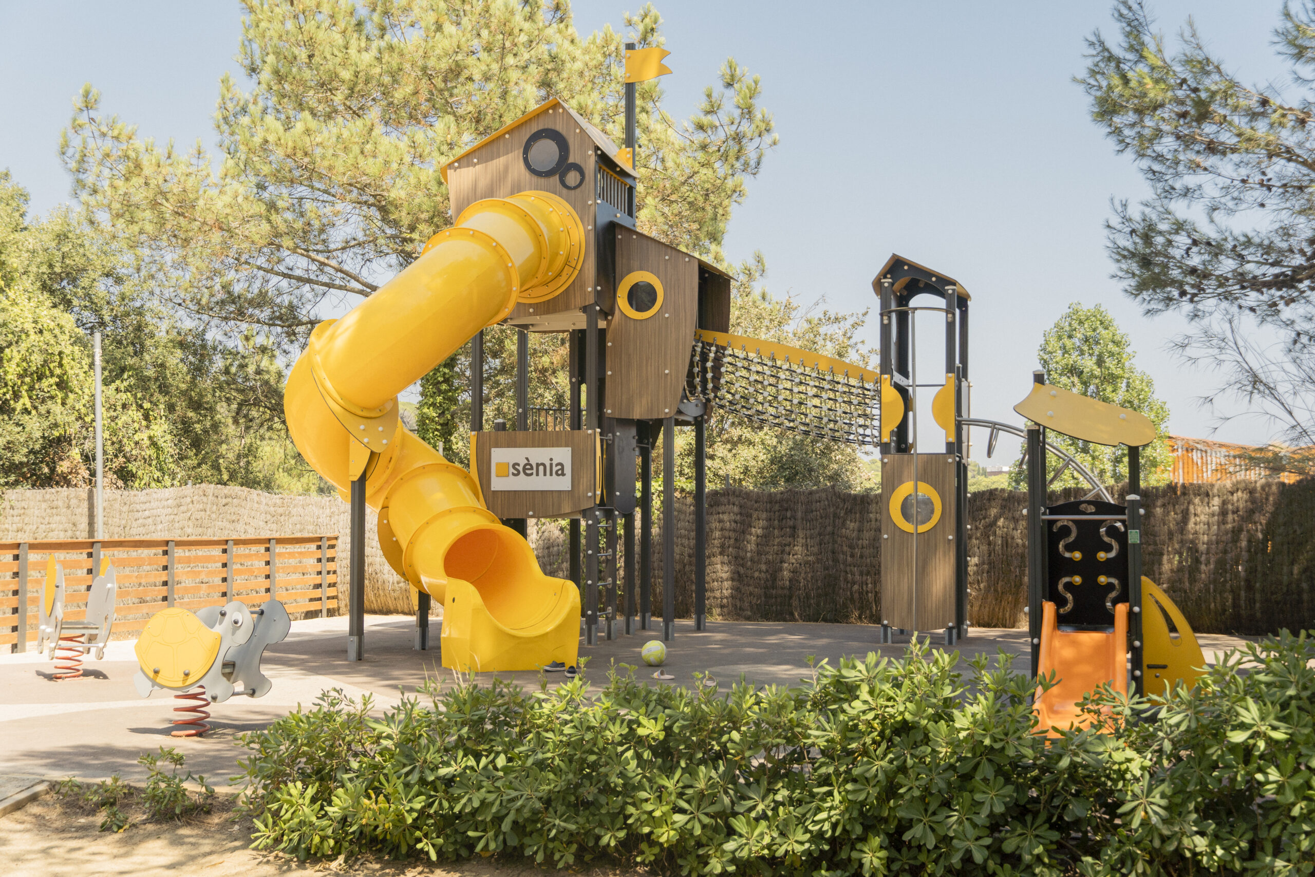 TKN-Parque_infantil_1